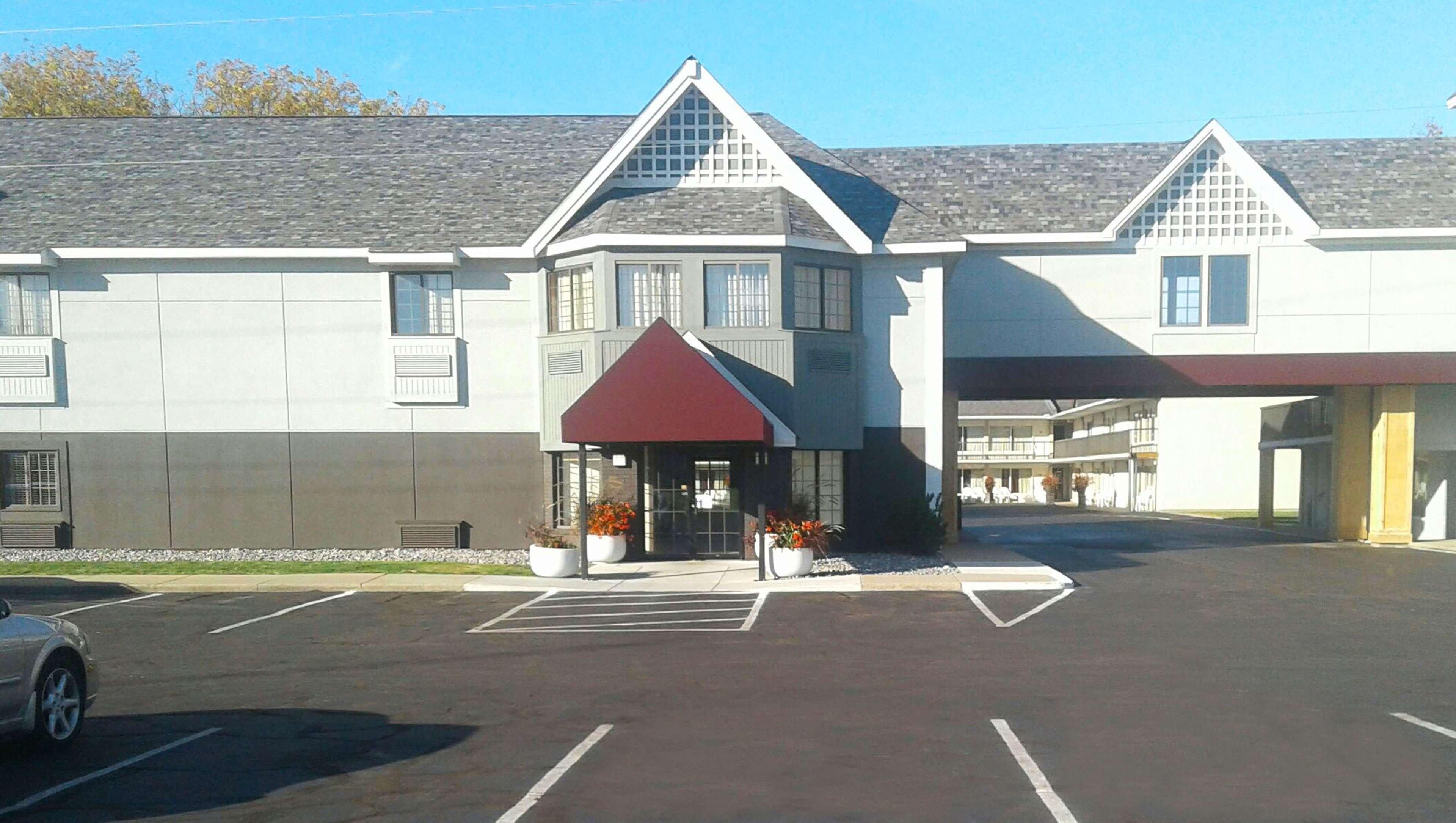 Days Inn By Wyndham Birch Run Exterior photo